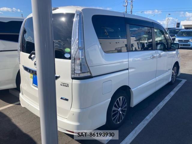 Nissan SERENA 2015-08 8368657-2