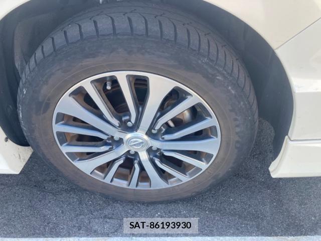 Nissan SERENA 2015-08 8368657-5