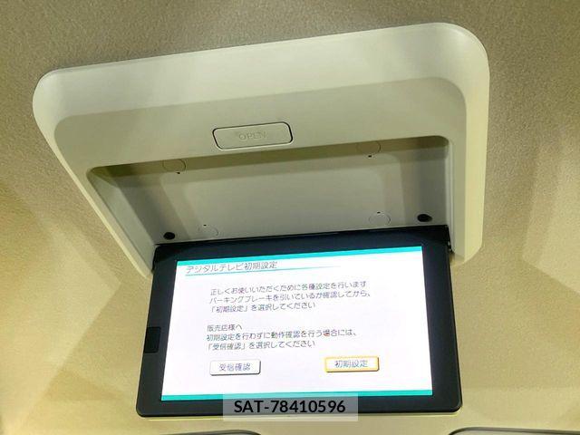 Nissan SERENA 2015-09 8368626-4