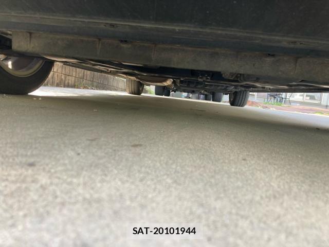 Nissan SERENA 2016-07 8368658-3