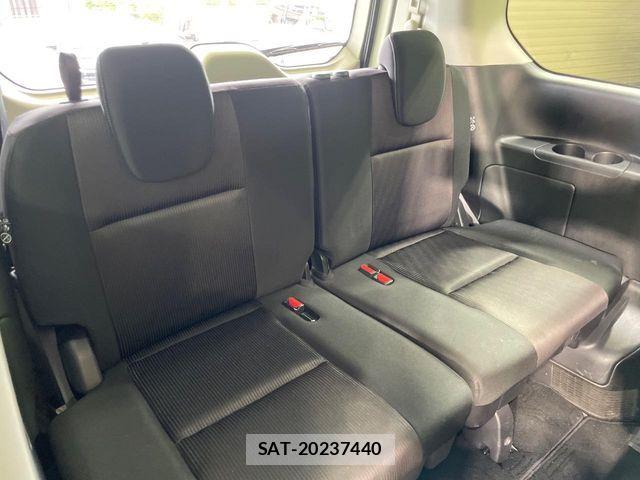 Nissan SERENA 2018-01 8368614-9