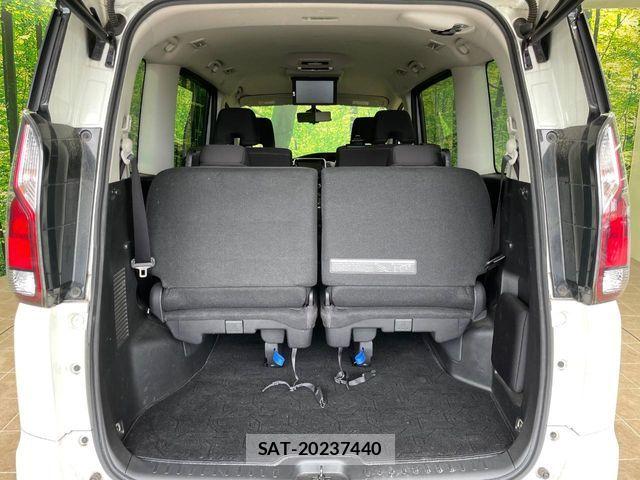 Nissan SERENA 2018-01 8368614-10