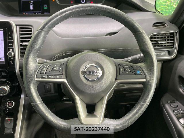 Nissan SERENA 2018-01 8368614-11