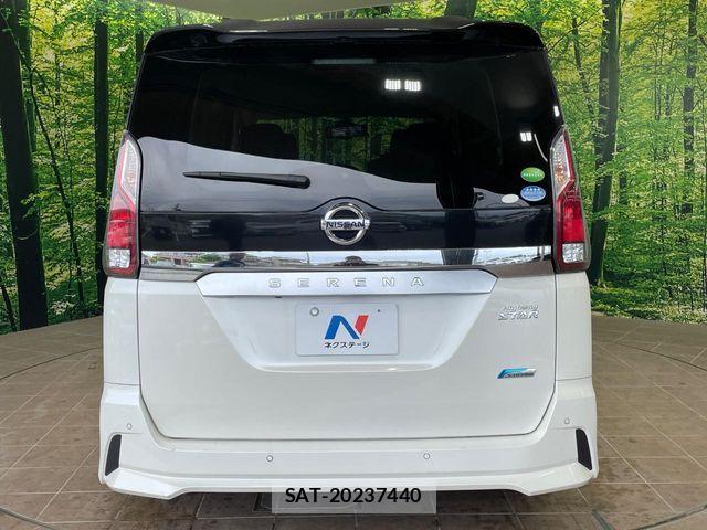 Nissan SERENA 2018-01 8368614-15