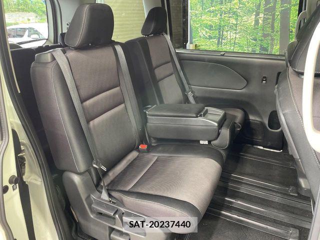 Nissan SERENA 2018-01 8368614-8
