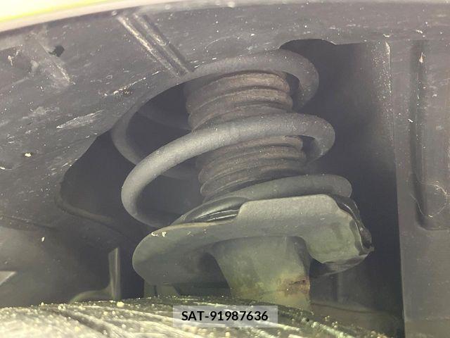 Nissan SERENA 2013-09 8368645-19