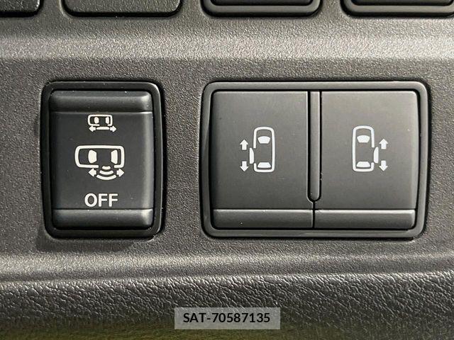 Nissan SERENA 2017-12 8368622-3