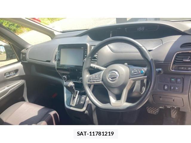 Nissan SERENA 2017-08 8368647-14