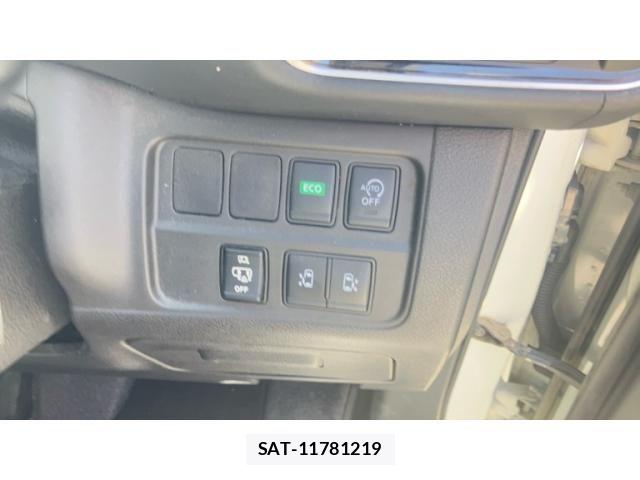 Nissan SERENA 2017-08 8368647-15
