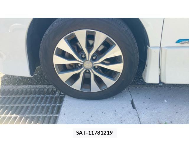 Nissan SERENA 2017-08 8368647-18