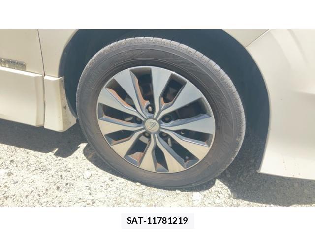 Nissan SERENA 2017-08 8368647-19