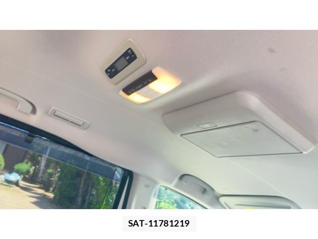 Nissan SERENA 2017-08 8368647-27