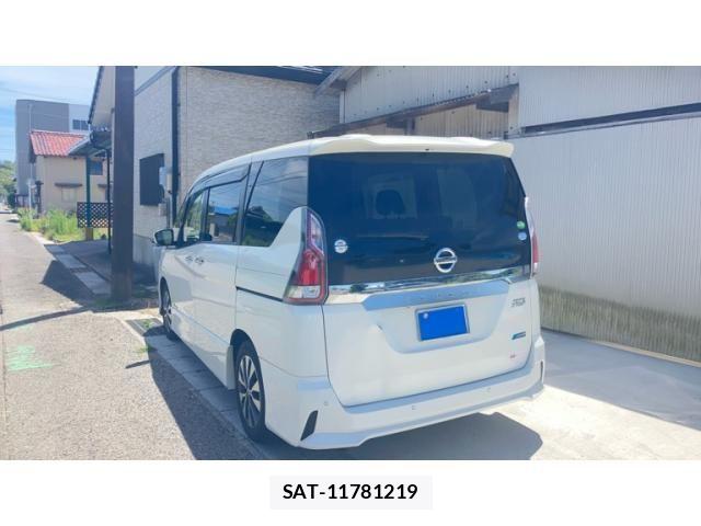 Nissan SERENA 2017-08 8368647-2