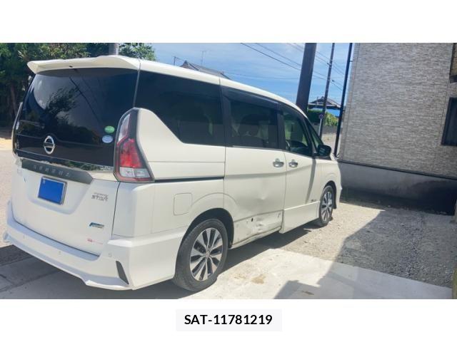 Nissan SERENA 2017-08 8368647-3