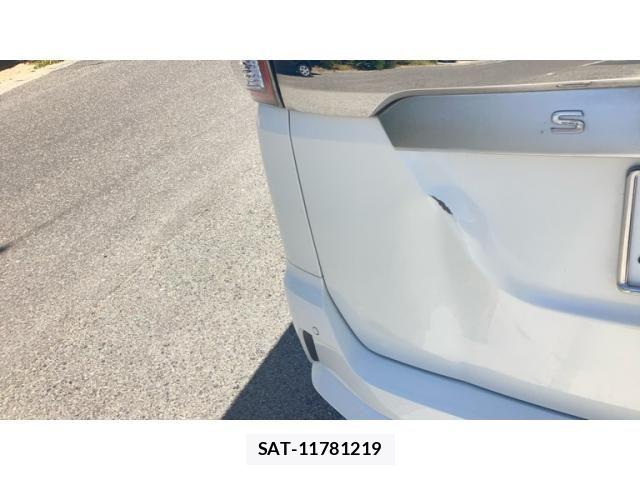 Nissan SERENA 2017-08 8368647-4
