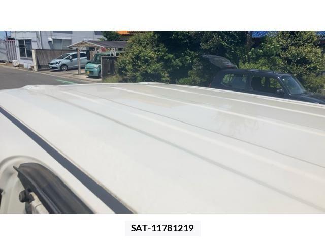 Nissan SERENA 2017-08 8368647-6