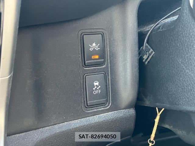 Nissan SERENA 2016-08 8368639-21