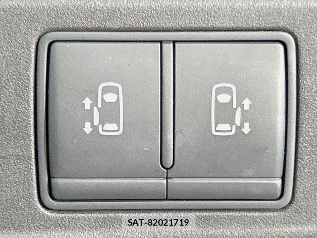 Nissan SERENA 2018-04 8368627-4