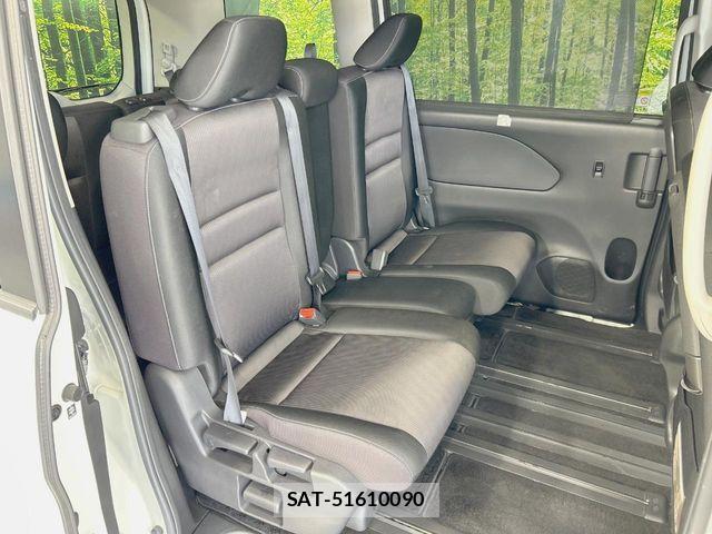 Nissan SERENA 2016-11 8368616-8