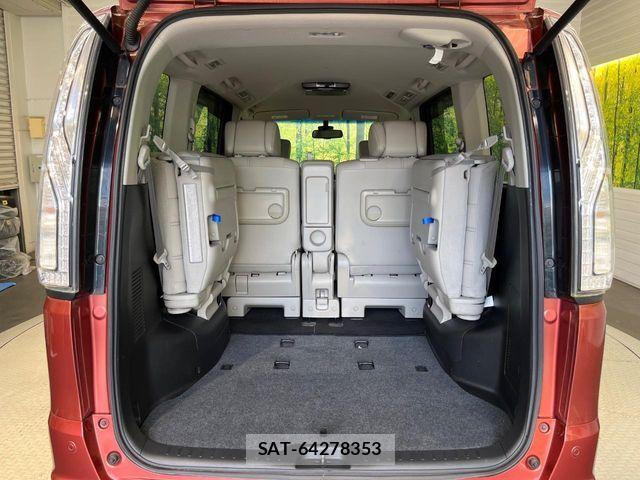 Nissan SERENA 2014-01 8368640-10