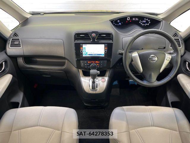 Nissan SERENA 2014-01 8368640-1