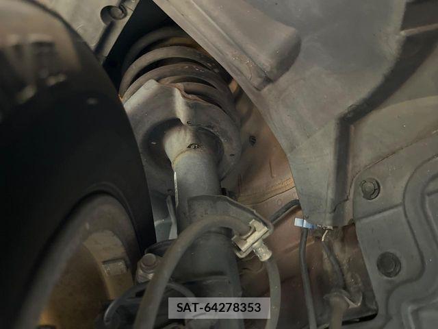 Nissan SERENA 2014-01 8368640-19