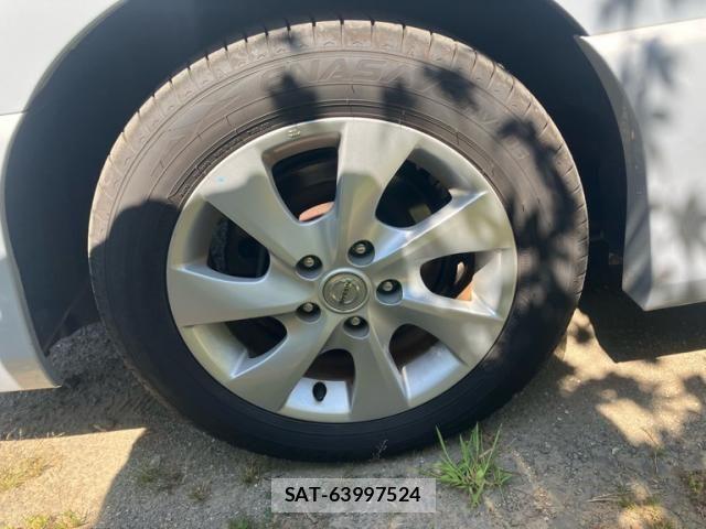 Nissan SERENA 2013-08 8368655-12