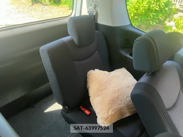 Nissan SERENA 2013-08 8368655-18