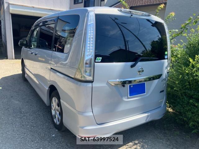 Nissan SERENA 2013-08 8368655-4