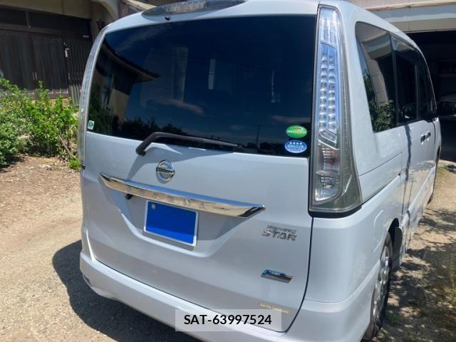 Nissan SERENA 2013-08 8368655-5