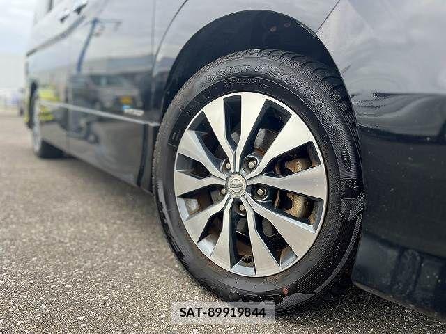 Nissan SERENA 2017-02 8372167-9