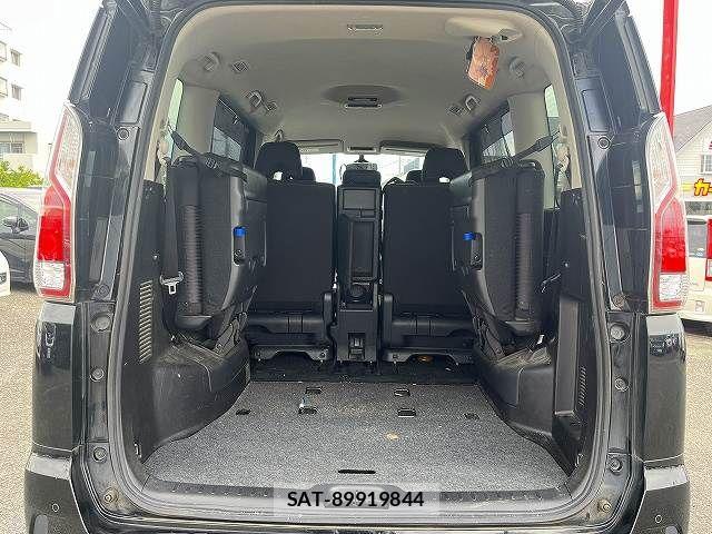 Nissan SERENA 2017-02 8372167-11