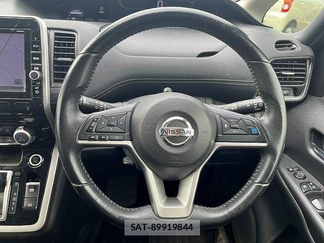 Nissan SERENA 2017-02 8372167-21