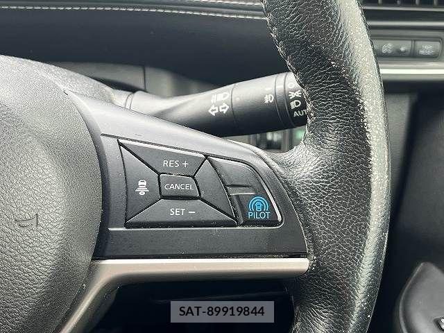 Nissan SERENA 2017-02 8372167-23