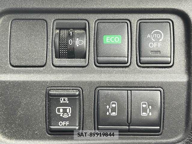 Nissan SERENA 2017-02 8372167-24