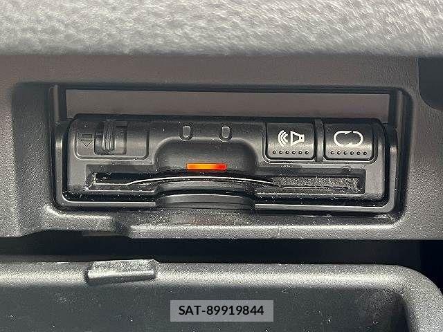 Nissan SERENA 2017-02 8372167-25