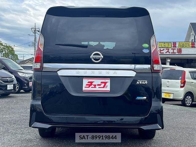 Nissan SERENA 2017-02 8372167-5
