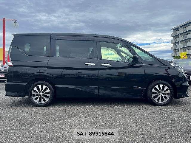 Nissan SERENA 2017-02 8372167-6