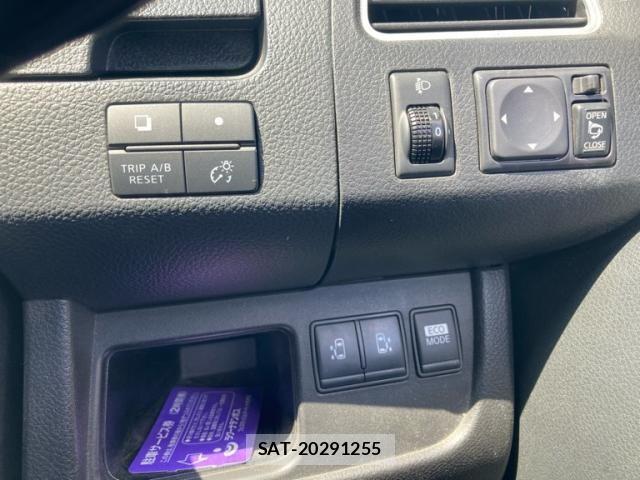 Nissan SERENA 2013-06 8372172-16