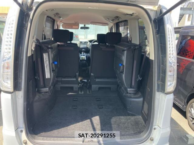 Nissan SERENA 2013-06 8372172-8