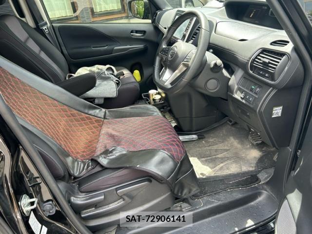 Nissan SERENA 2018-06 8372166-3