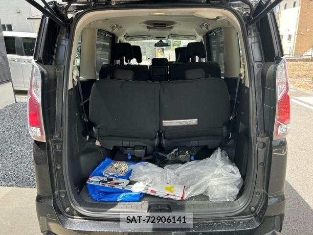 Nissan SERENA 2018-06 8372166-5