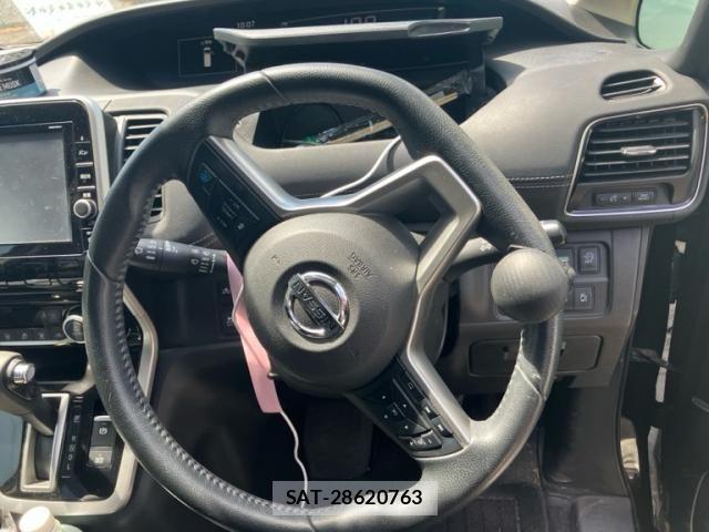 Nissan SERENA 2017-03 8372169-13
