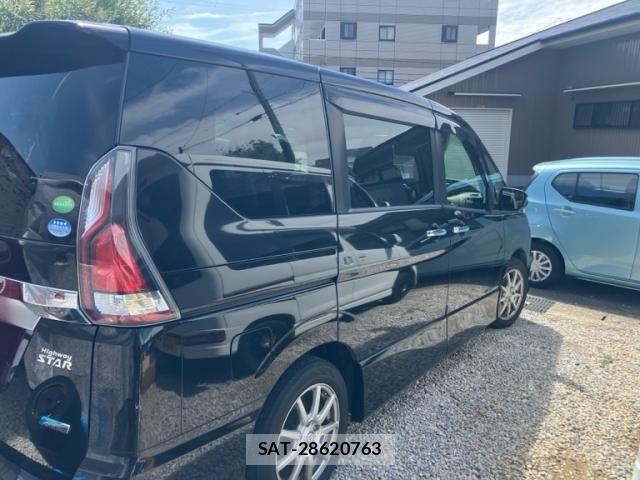 Nissan SERENA 2017-03 8372169-2