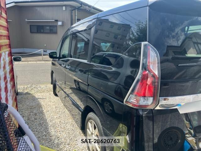 Nissan SERENA 2017-03 8372169-3