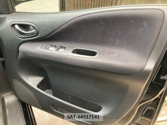 Nissan SERENA 2013-11 8372173-11