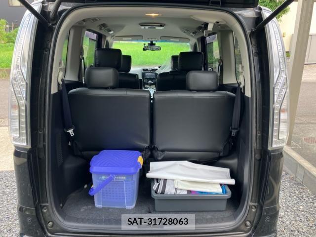 Nissan SERENA 2015-11 8414920-9