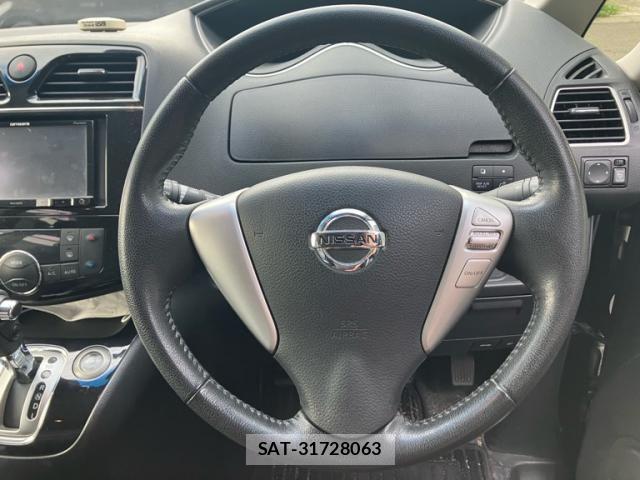 Nissan SERENA 2015-11 8414920-13