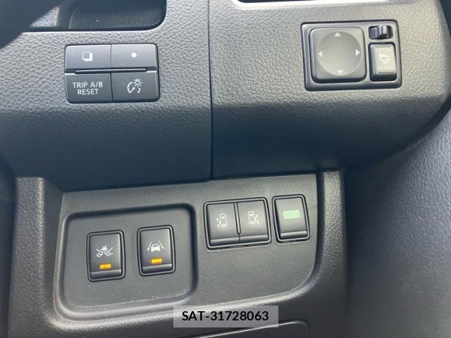Nissan SERENA 2015-11 8414920-20