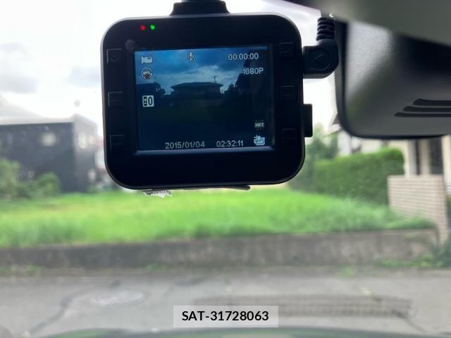 Nissan SERENA 2015-11 8414920-23